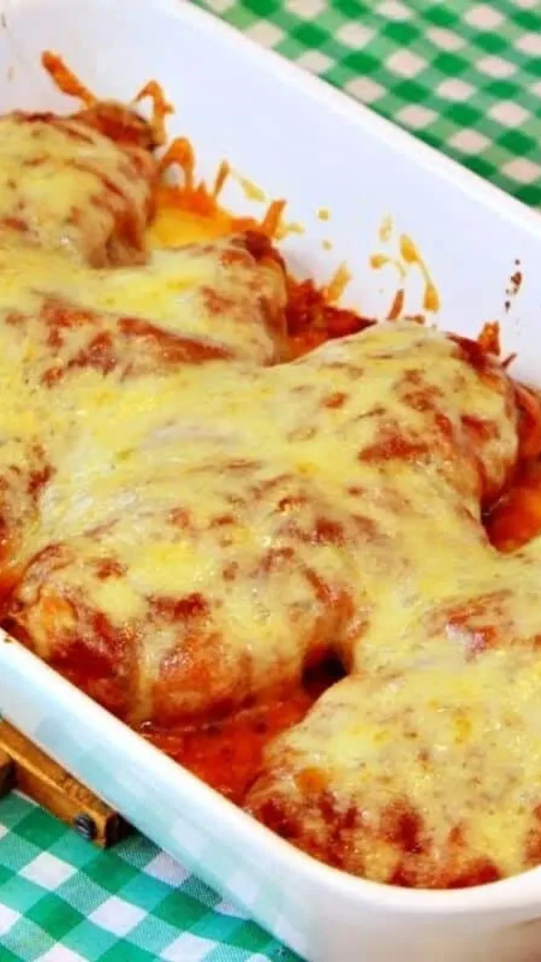 Veja como fazer frango à parmegiana de restaurante que não encharca de óleo