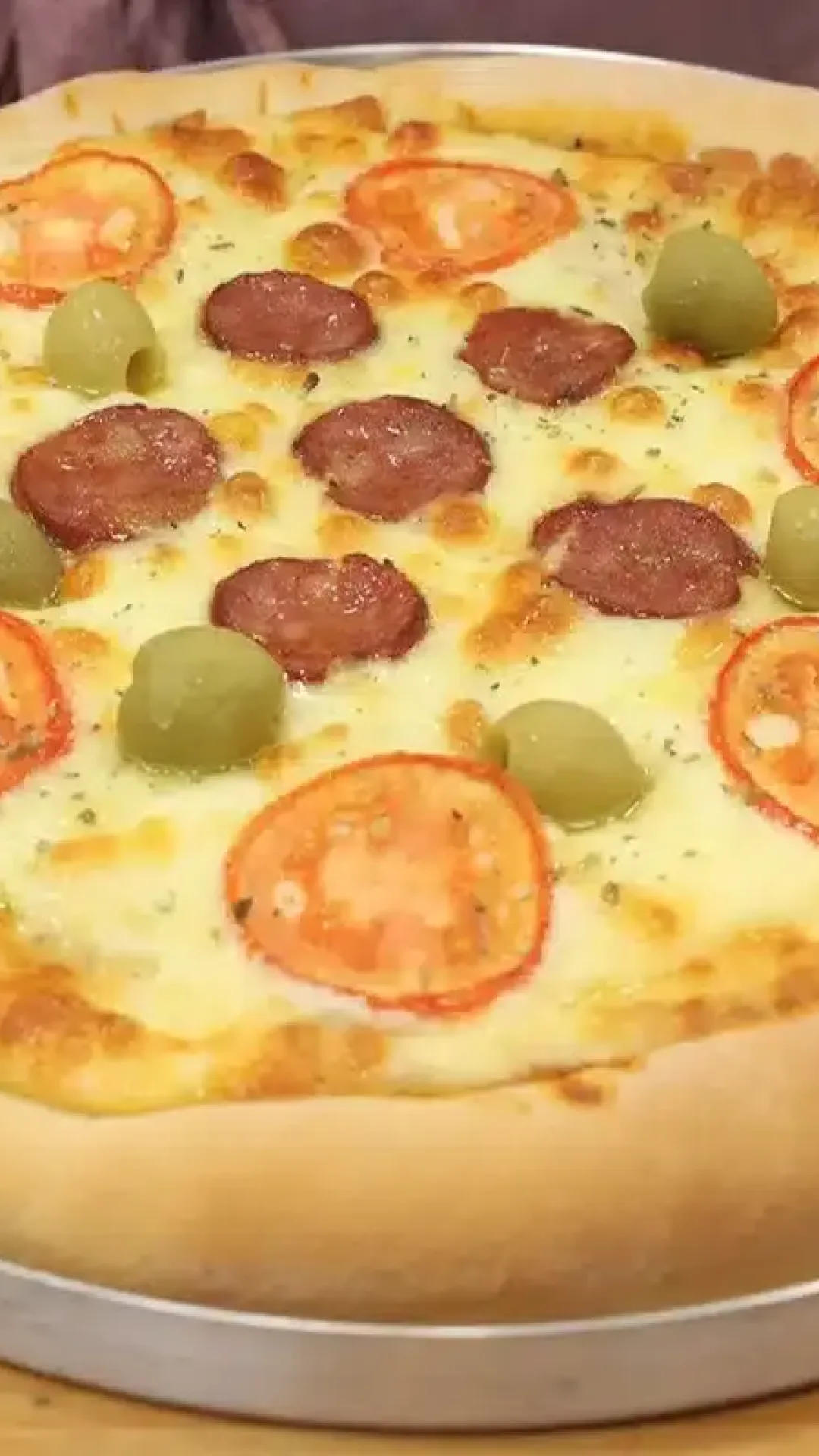 Veja como fazer uma massa de pizza caseira macia e saborosa igual da pizzaria