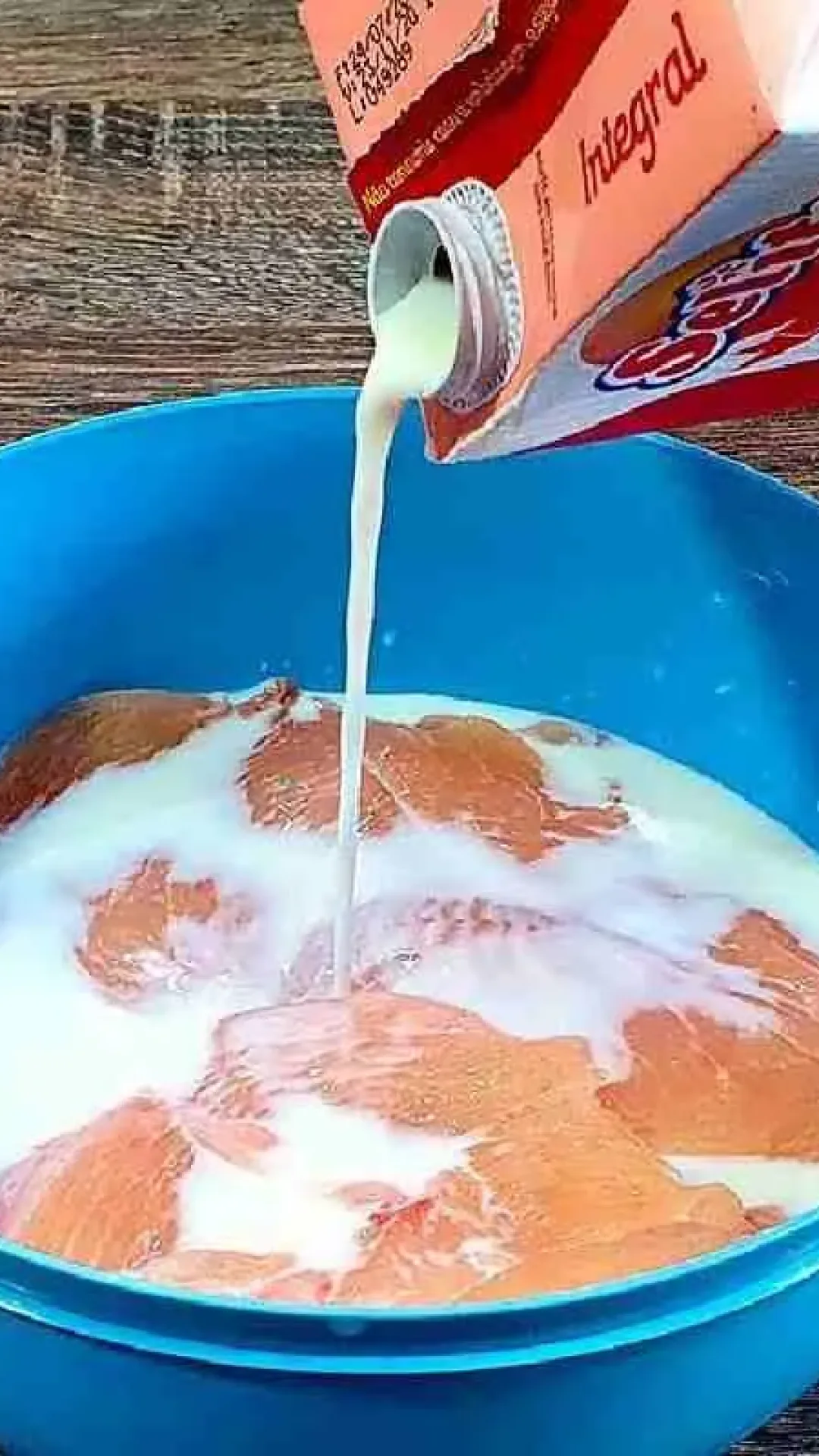 Veja como preparar um frango empanado sem fritar
