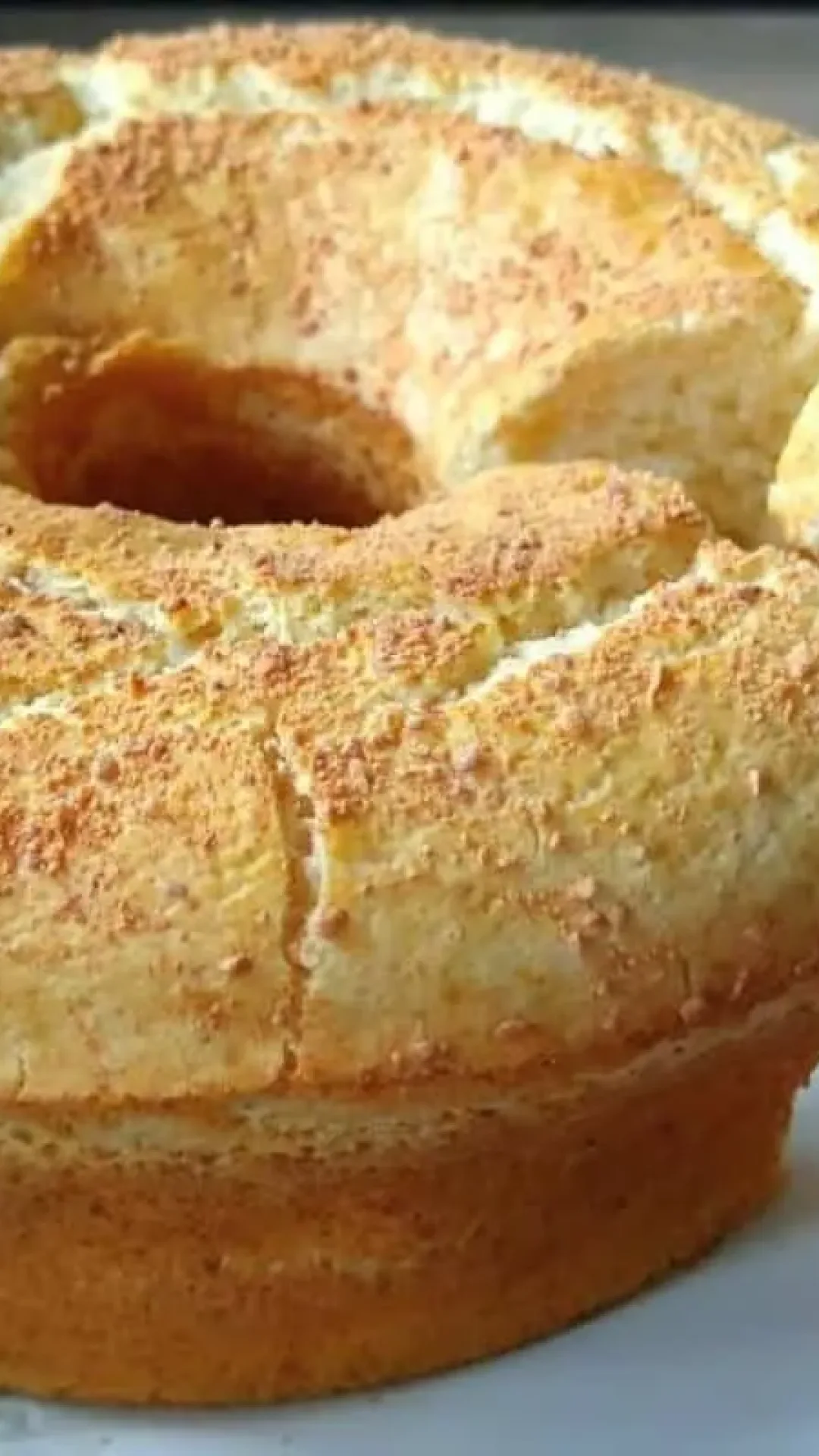 Você já experimentou bolo mangulão de polvilho? Fica uma delícia no café da manhã