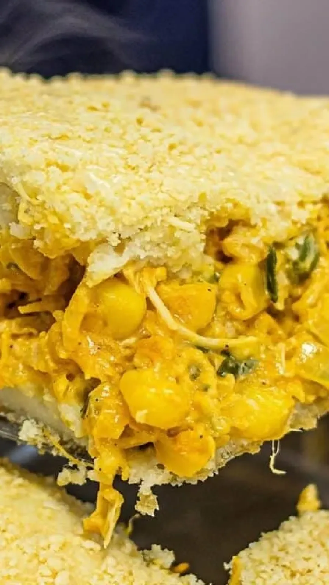 Você vai adorar a massa dessa torta de frango cremosa com recheio super suculento