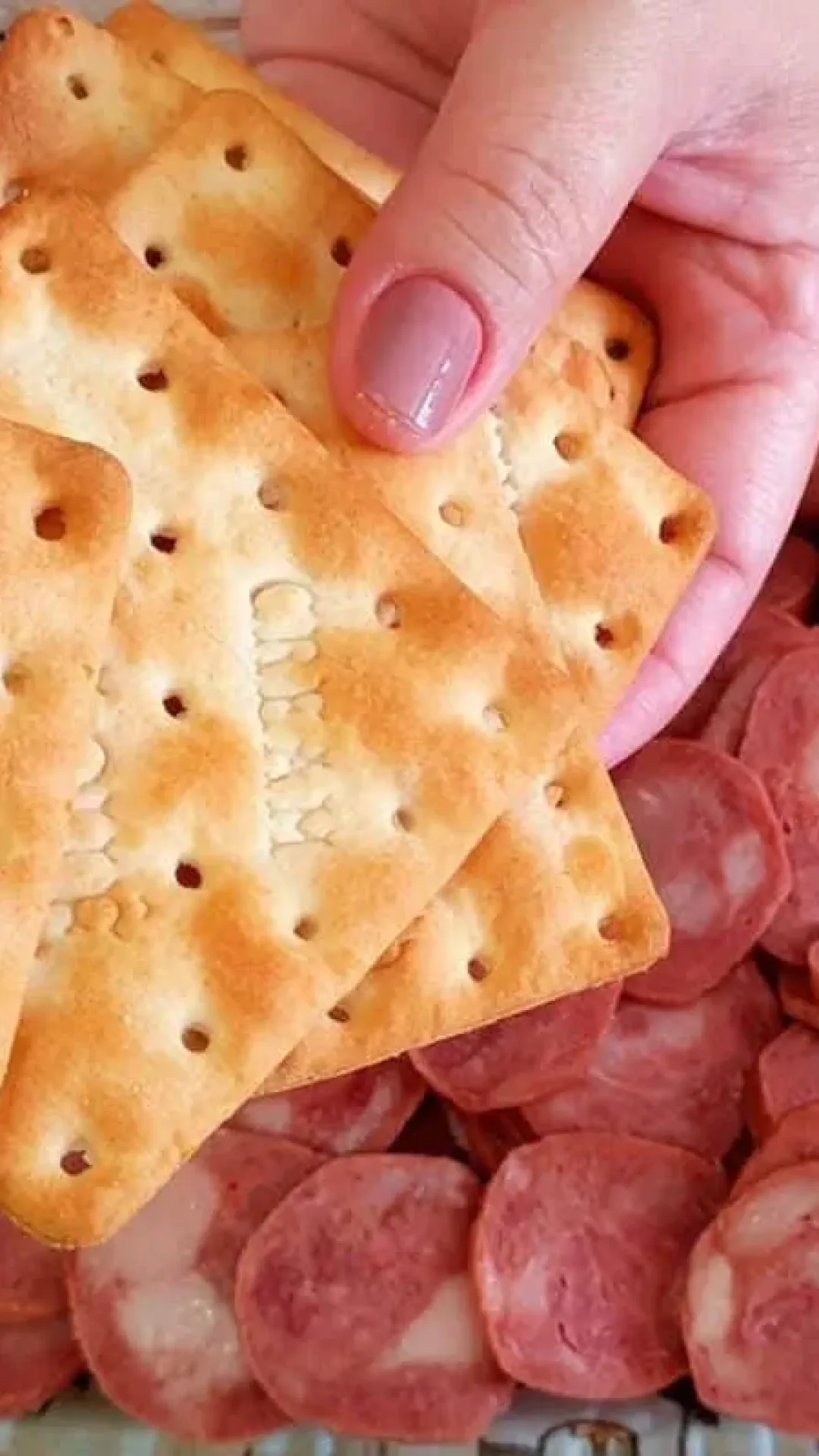 Você vai se surpreender com essa receita de calabresa gratinada maravilhosa