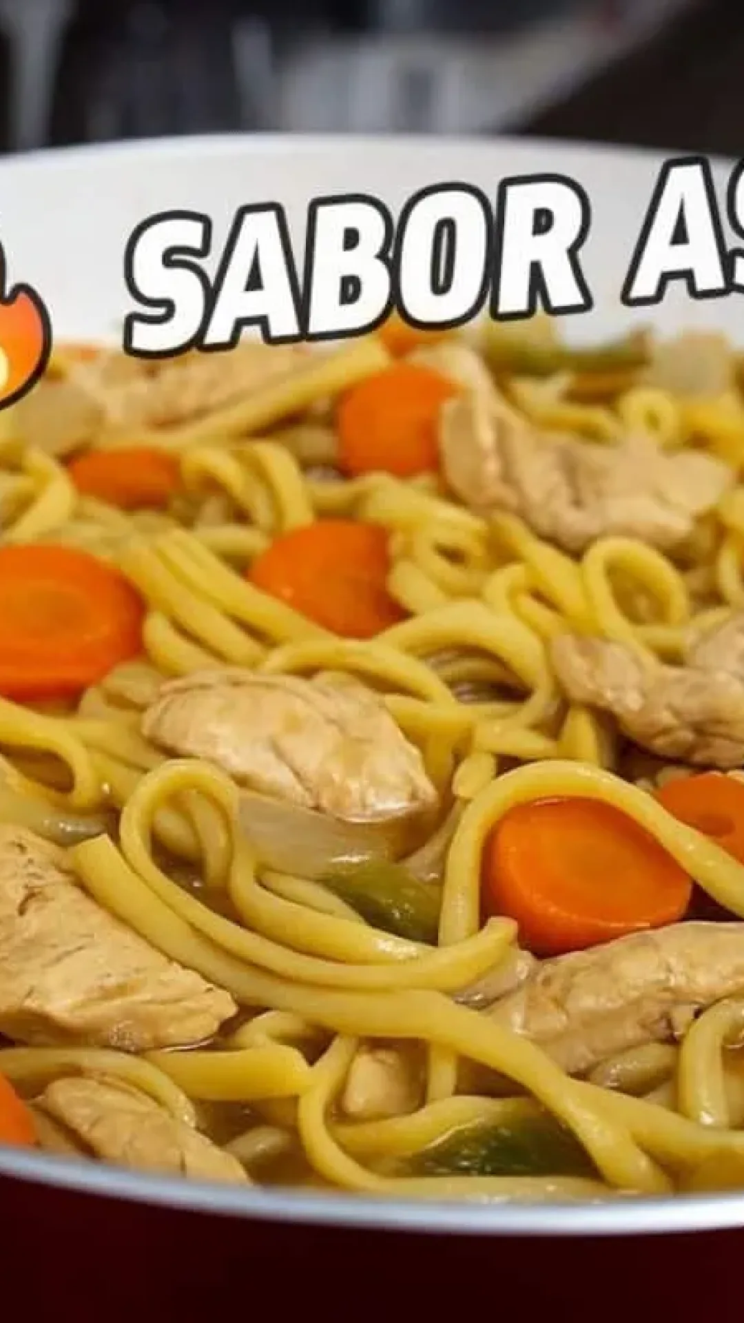 Yakisoba caseiro com um gostinho de restaurante oriental, para você fazer de um jeito simples e arrasar