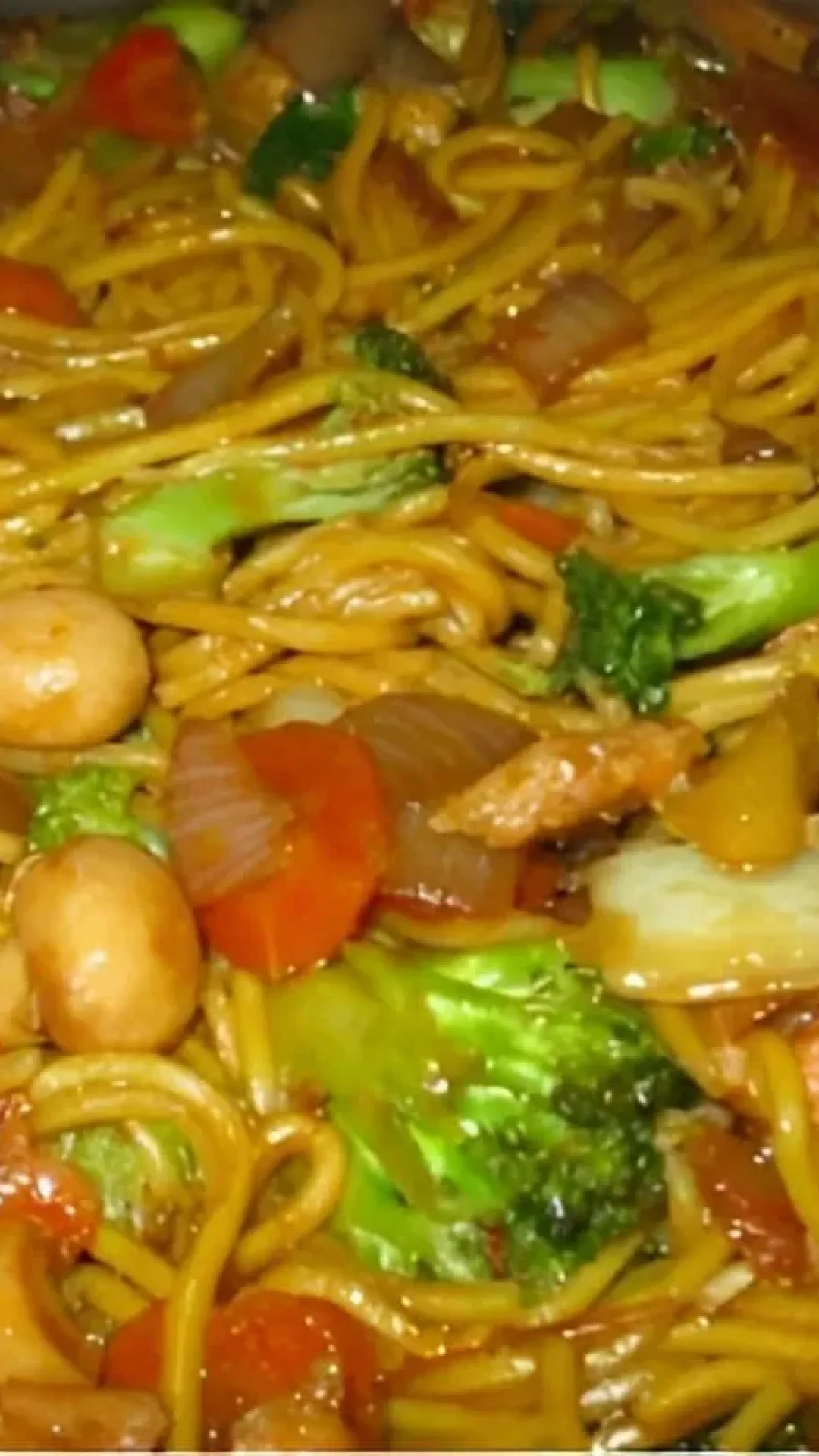 Yakissoba caseiro delicioso igual de restaurante chinês para fazer em casa