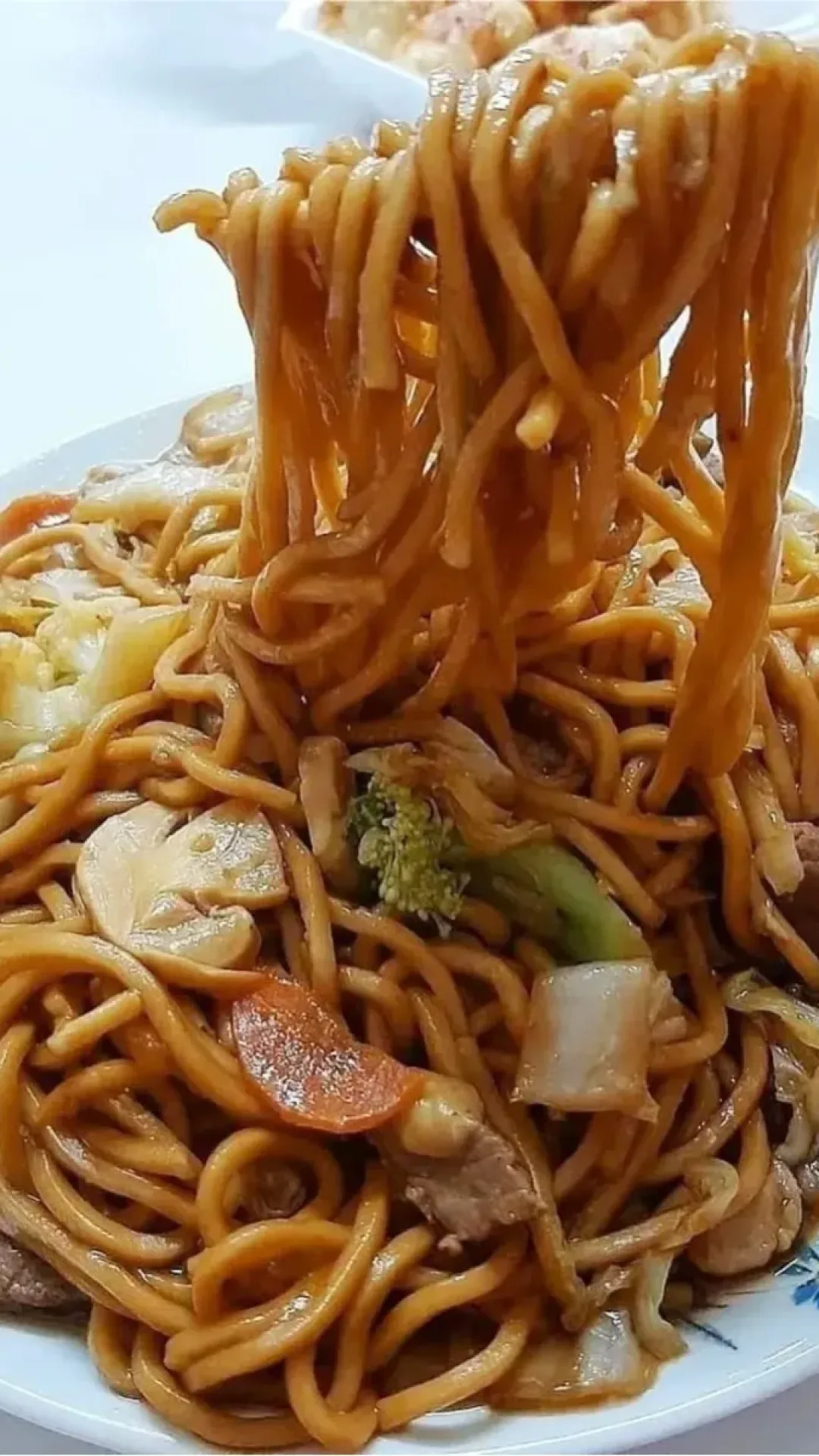 Yakissoba caseiro muito fácil de fazer e fica igual aquela marca famosa