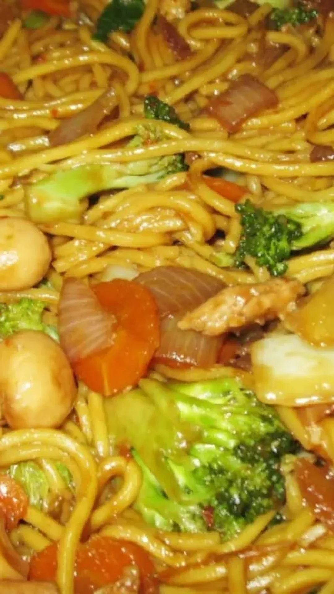 Yakissoba caseiro muito fácil e que fica igualzinho o do restaurante chinês
