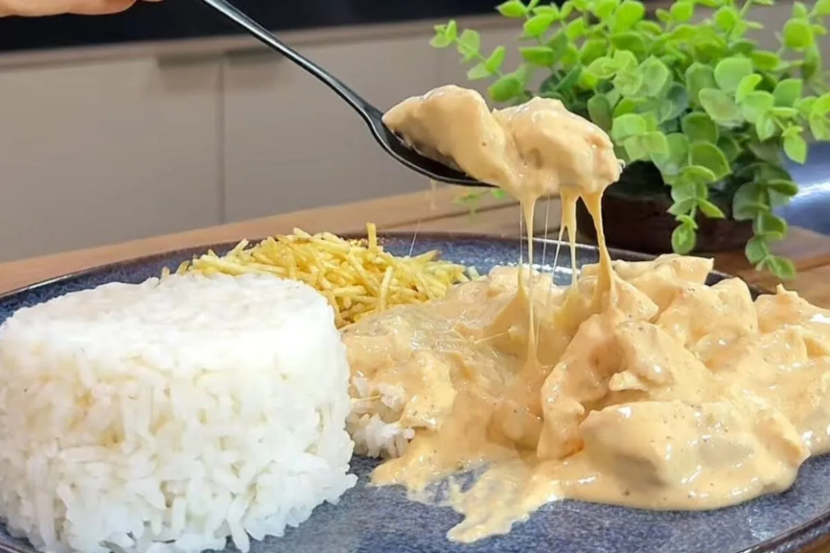 Strogonoff 4 queijos: super cremoso, fácil de fazer e com sa