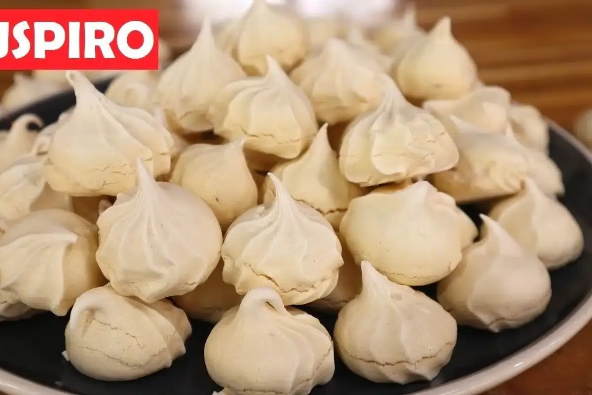 Suspiro caseiro super prático de fazer e desmancha na boca