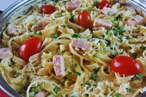 Talharim com molho especial super cremoso e saboroso, para u