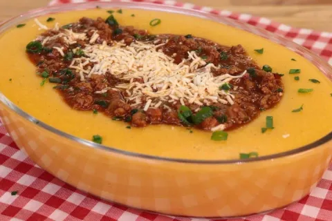 Todo mundo fica querendo mais quando preparo essa polenta co