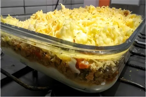 Torta de batata com carne moída prática e excelente para seu