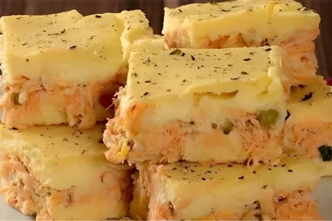 Torta de batata com frango e requeijão uma torta cremosa que