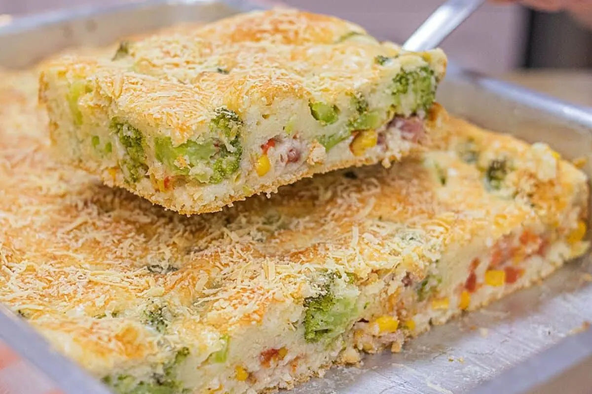 Torta de brócolis com bacon feita no liquidificador, prática