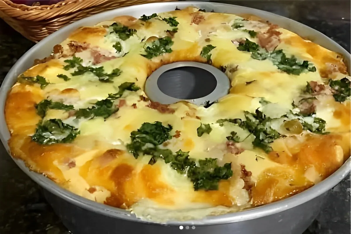 Torta de brócolis com bacon simples de preparar é só bater n