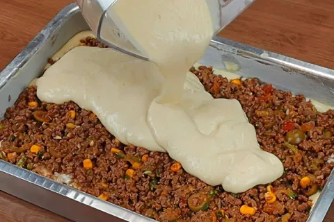 Torta de carne moída de liquidificador simples e rápida é só