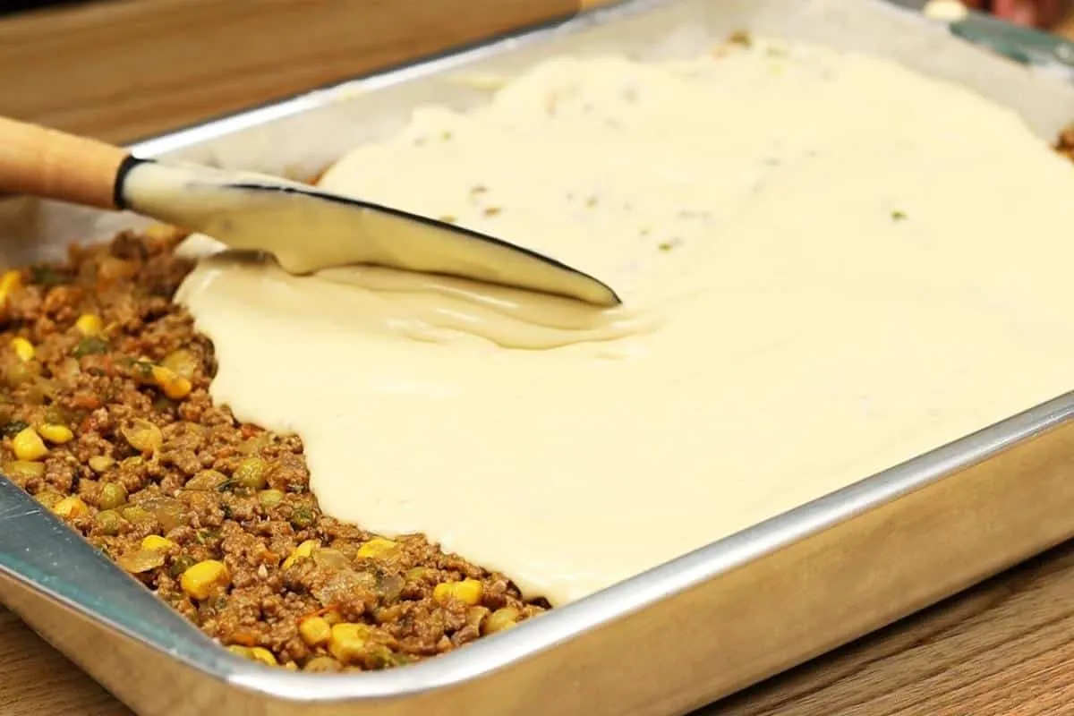 Torta de carne rápida e fácil de fazer para você servir no l