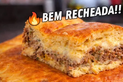 Torta de carne super recheada com uma massa muito fofinha qu