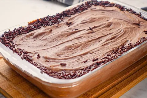 Torta de chocolate aerada: a sobremesa cremosa e deliciosa d