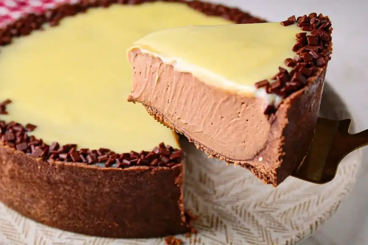 Torta de chocolate cremosa para você arrasar na sobremesa de