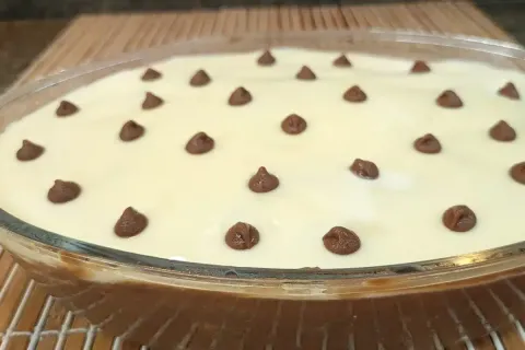 Torta de chocolate tipo pavê, uma receita fácil com camadas 