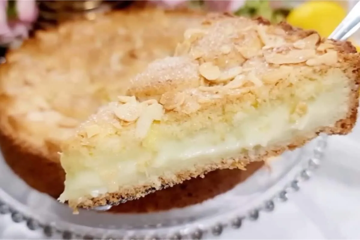 Torta de creme de limão cremosa com massa delicada que vai f