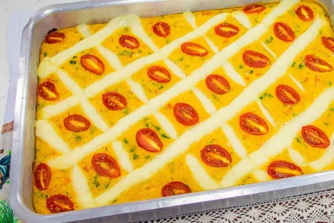 Torta de frango com catupiry, uma delícia com massa fofinha 