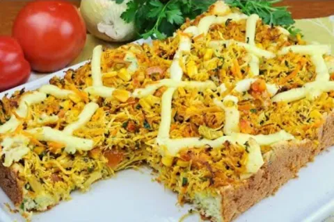 Torta de frango com requeijão bem cremosa com uma massa fofi