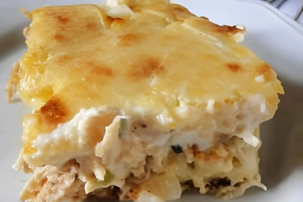 Torta de frango cremosa com massa que derrete na boca