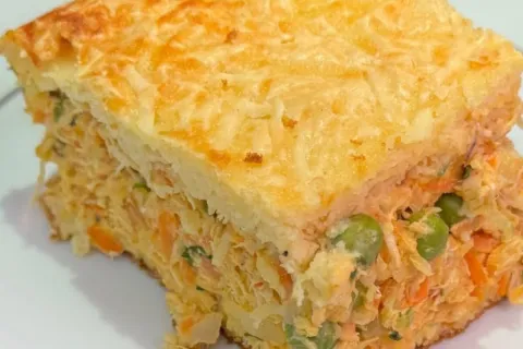 Torta de frango de liquidificador super recheada, saborosa e
