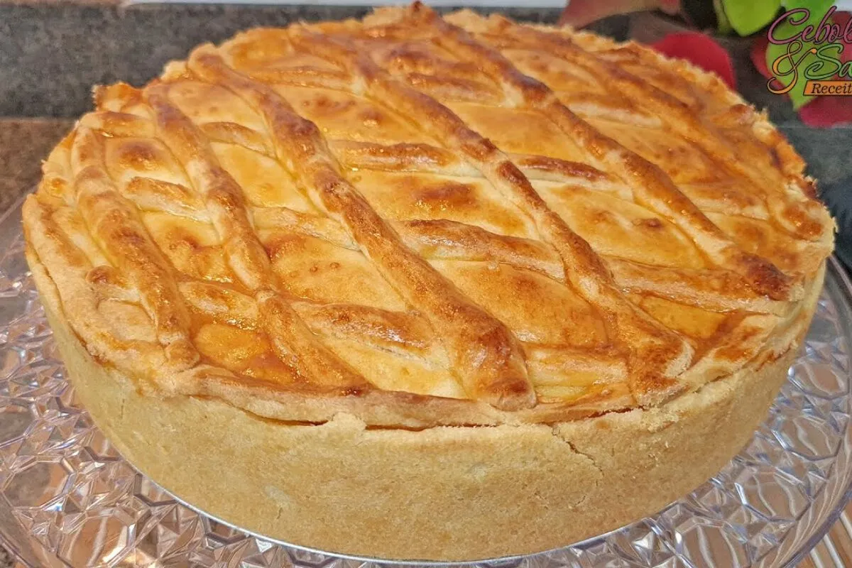 Torta de frango e palmito: veja o segredo dessa massa que fi