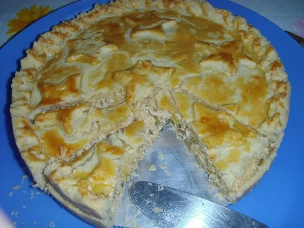 Torta de Frango Fácil com massa de empadão
