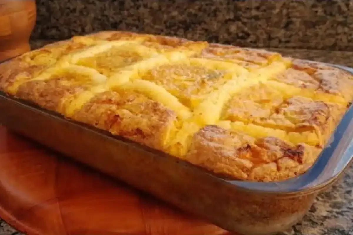 Torta de frango fácil de preparar que fica uma delícia no la