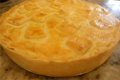 Torta de frango  fácil e deliciosa com massa que derrete na 