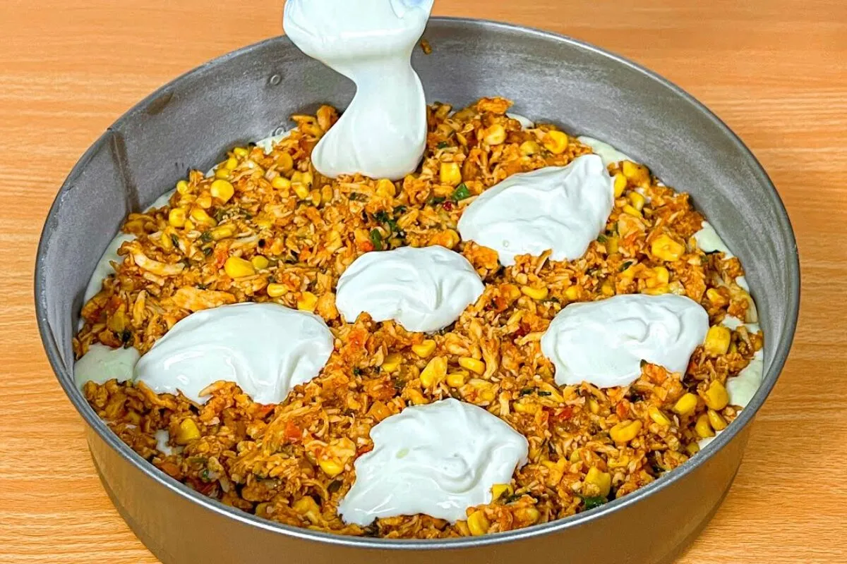 Torta de frango rápida e fácil, com massa leve de liquidific