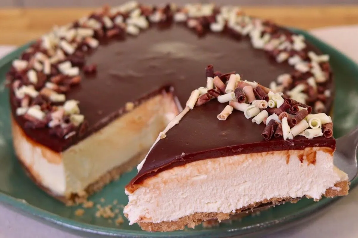 Torta de leite ninho e chocolate fácil e com sabor de confei