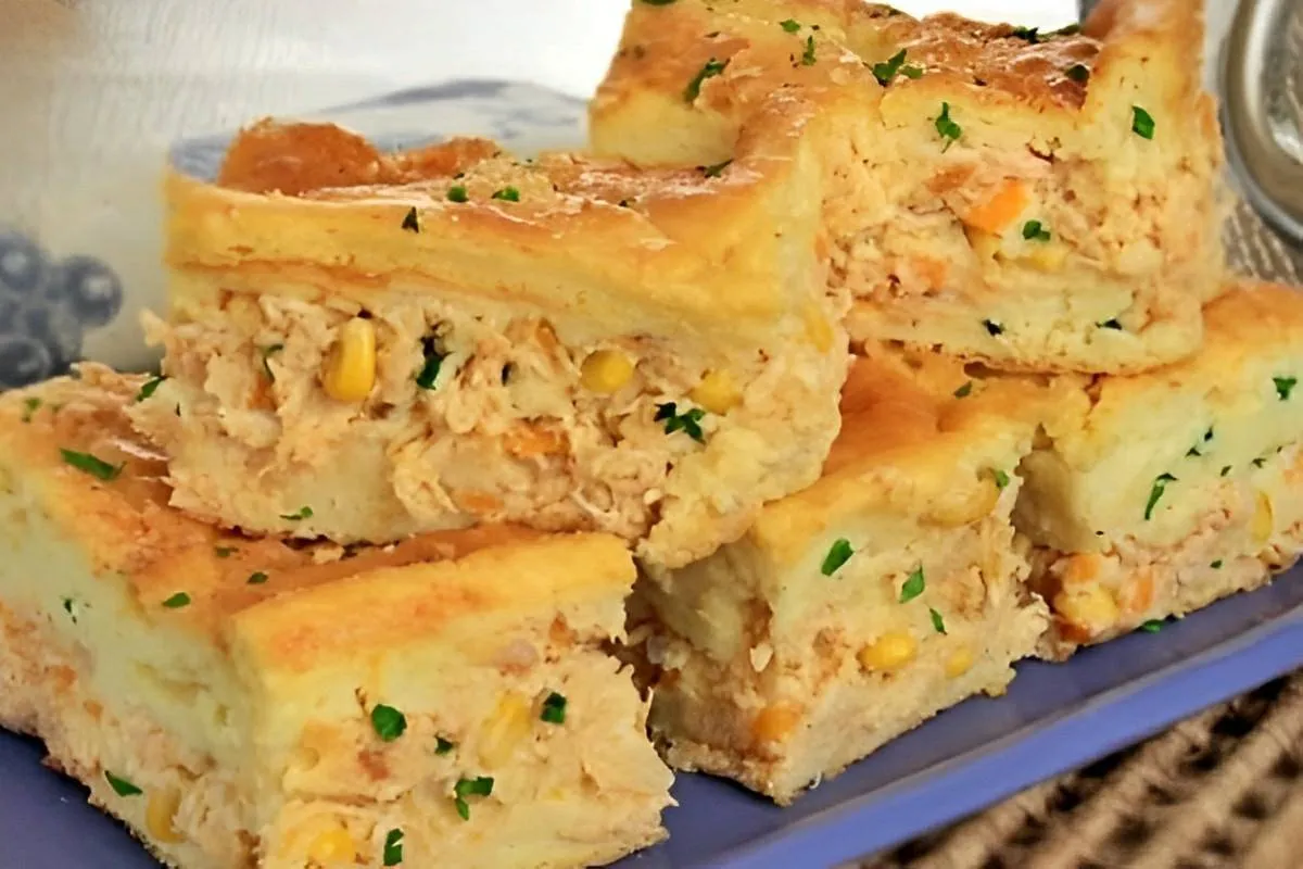 Torta de liquidificador de frango com milho fácil e rápida d