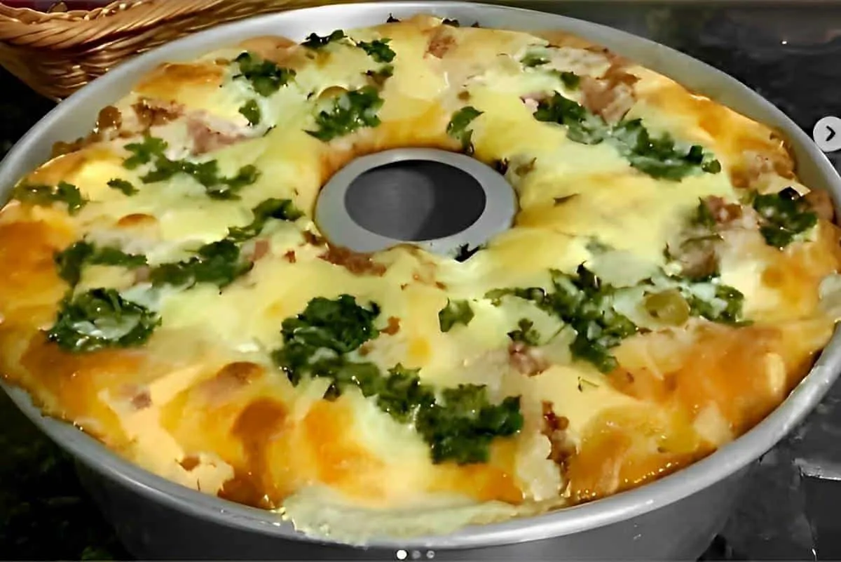 Torta de liquidificador recheada é só bater os ingredientes