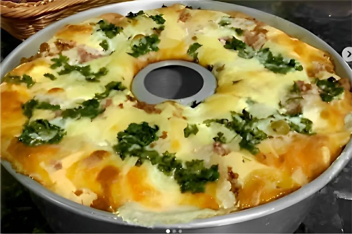 Torta de liquidificador salgada recheada é só bater os ingre