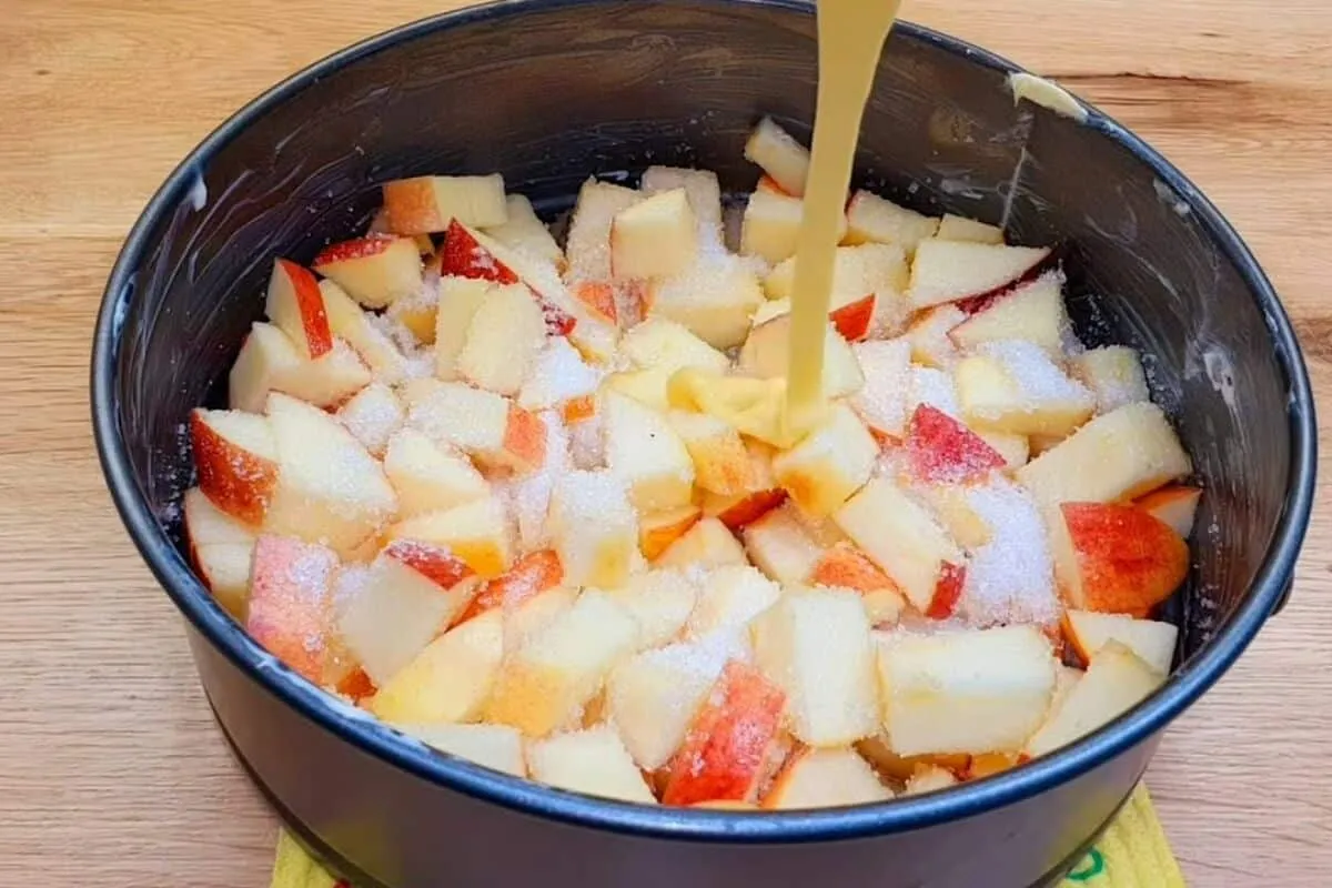 Torta de maçã, uma sobremesa simples e muito saborosa, que f