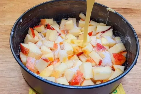 Torta de maçã, uma sobremesa simples e muito saborosa, que f