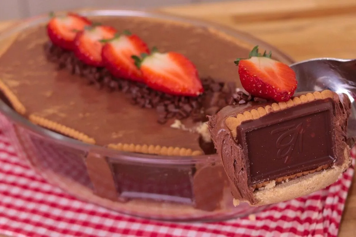 Torta de Nutella tipo mousse na travessa, muito cremosa, del