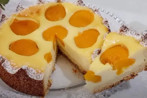Torta de pêssegos fácil e deliciosa, sobremesa rápida para a