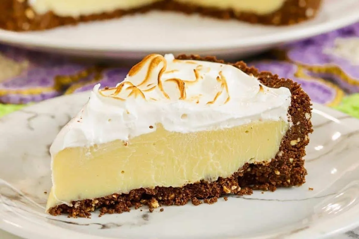 Torta de pistache simples e sofisticada para você arrasar na