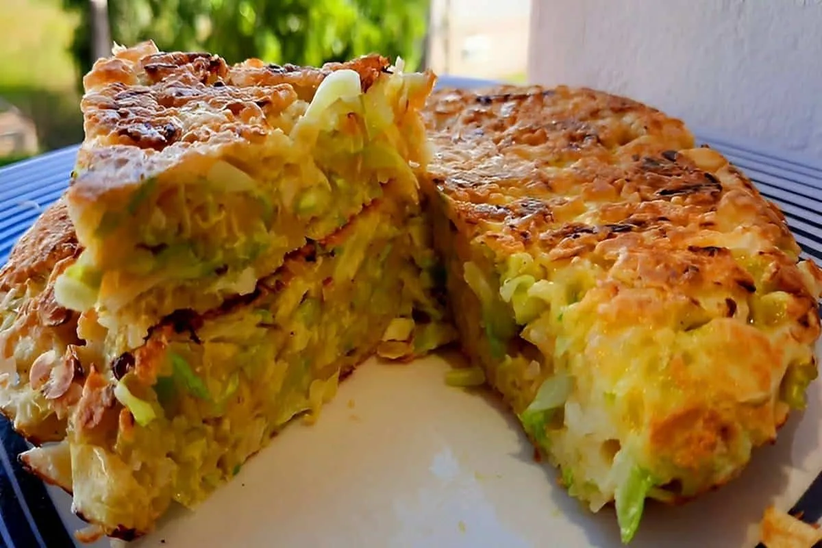 Torta de repolho na frigideira uma refeição completa que fic