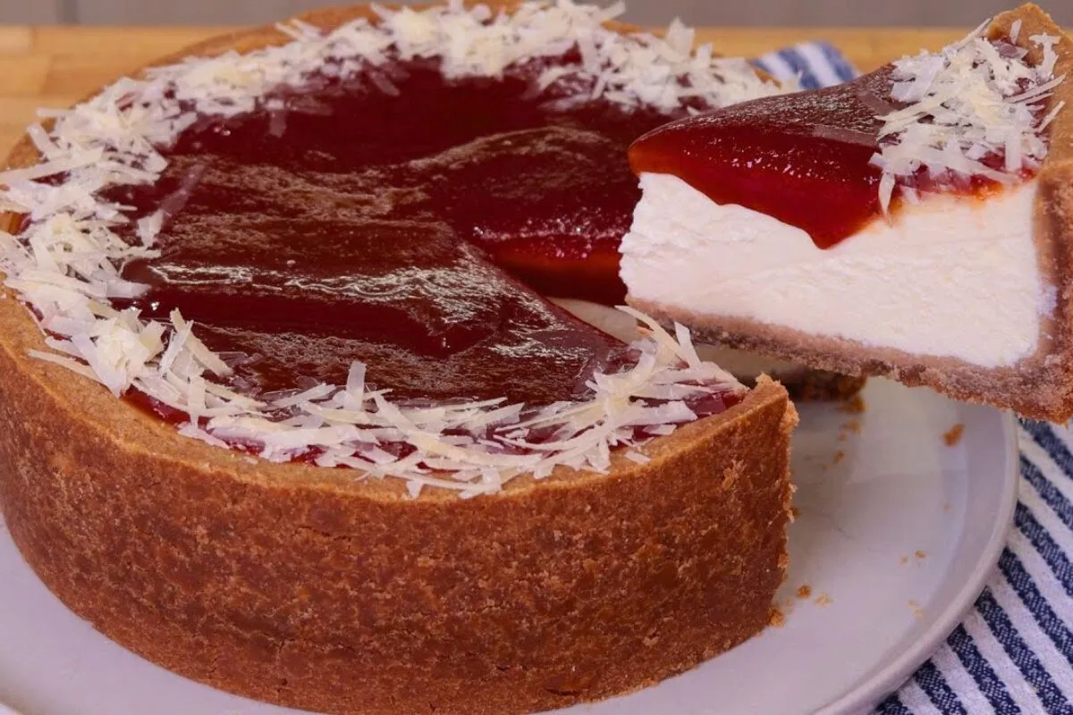 Torta de ricota com goiabada leve e cremosa pra tomar com ca