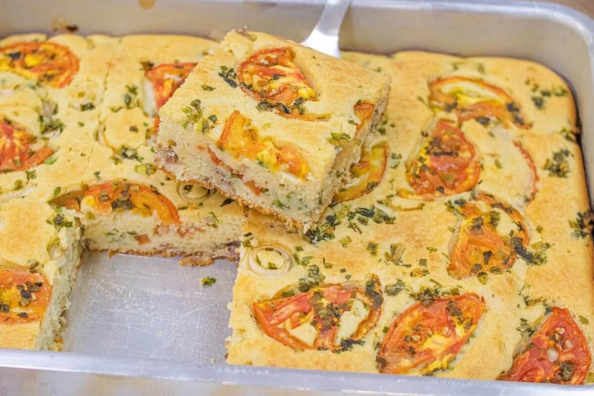 Torta de sardinha de liquidificador simples e fácil de fazer