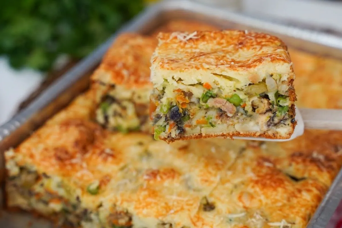 Torta de sardinha feita com rapidez no liquidificador, uma d