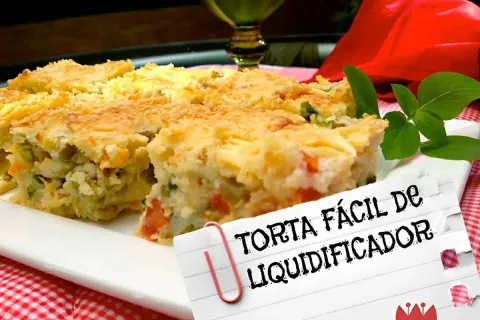 Torta fácil de liquidificador com recheio de legumes leve de