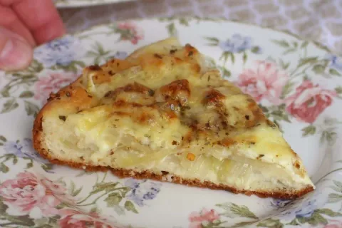 Torta leve de cebola: uma opção de lanche salgado muito arom