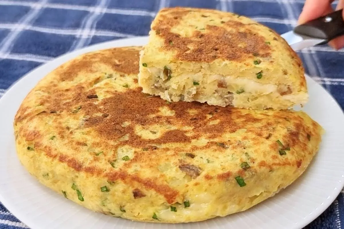 Torta low carb de frigideira que tem poucas calorias e é bar